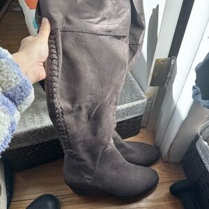 Women's brown suede boots tall size 7